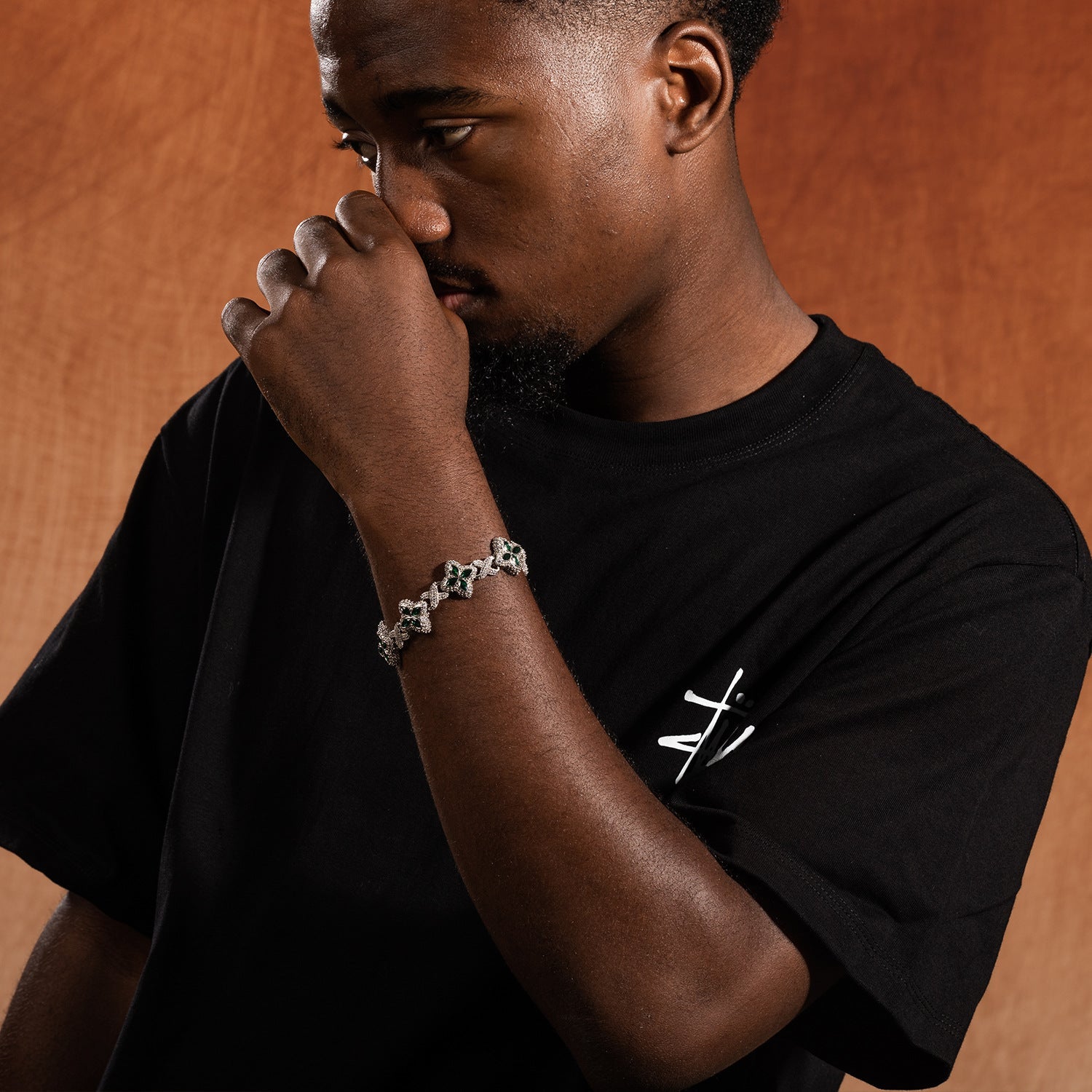 Hip-hop zircon colored infinite four-leaf clover bracelet