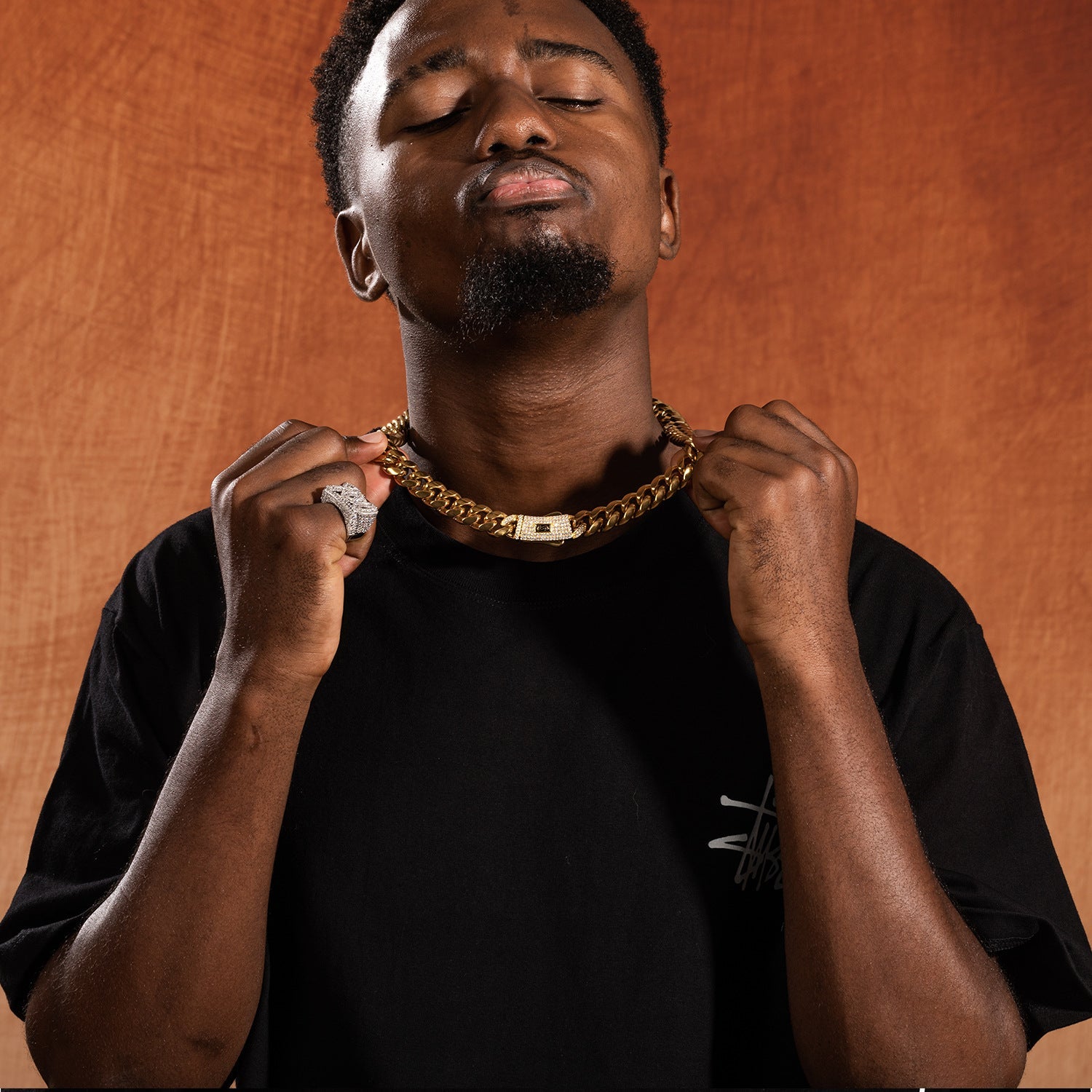 Hip-hop diamond-encrusted clasp smooth Cuban chain